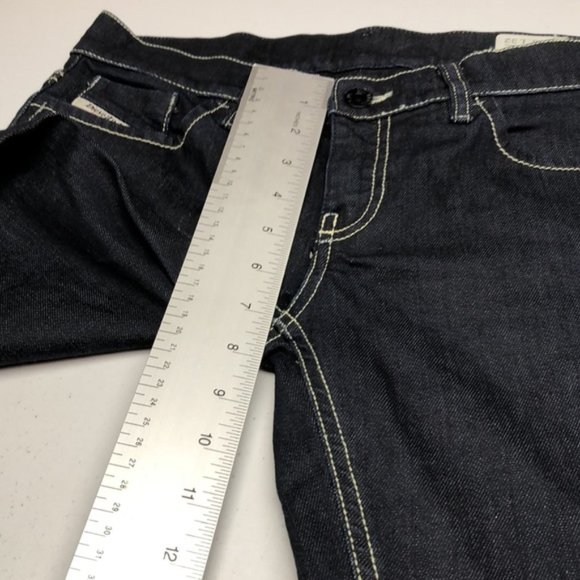 LIKE NEW (Never Washed) DIESEL DARKWASH LIV STRETCH SLIMCUT JEANS 28x32 ⭐ - Picture 9 of 10